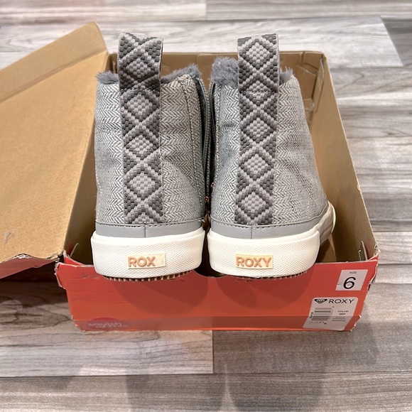 Cute Roxy Gray Ivan Fur Mid-top Side Zip Boots in Size 6 - Picture 8 of 8